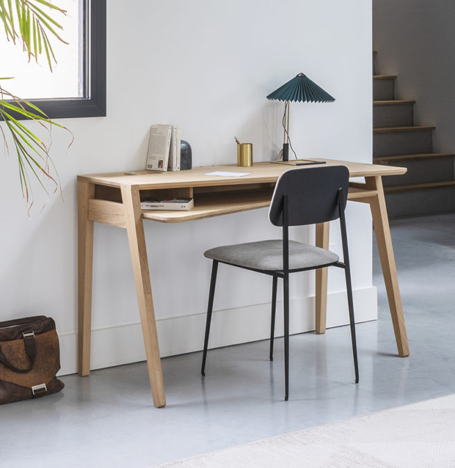 Meubler un bureau design avec un espace de travail organisé