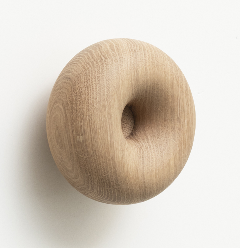 Patère décorative ronde en bois DONUT - Drugeot Manufacture